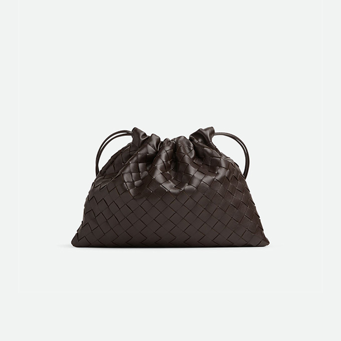 bottega veneta medium dustbag intrecciato leather drawstring crossbody pouch #796728
